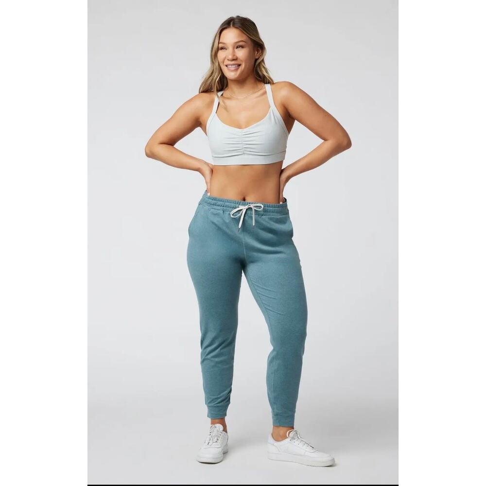 Vuori Elevation Ruched Sports Bra Gray M